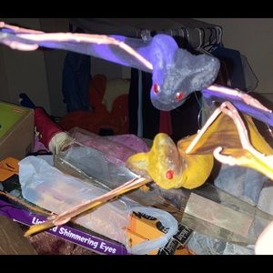 🆕 Gothic/Halloween lifelike bat decor👻